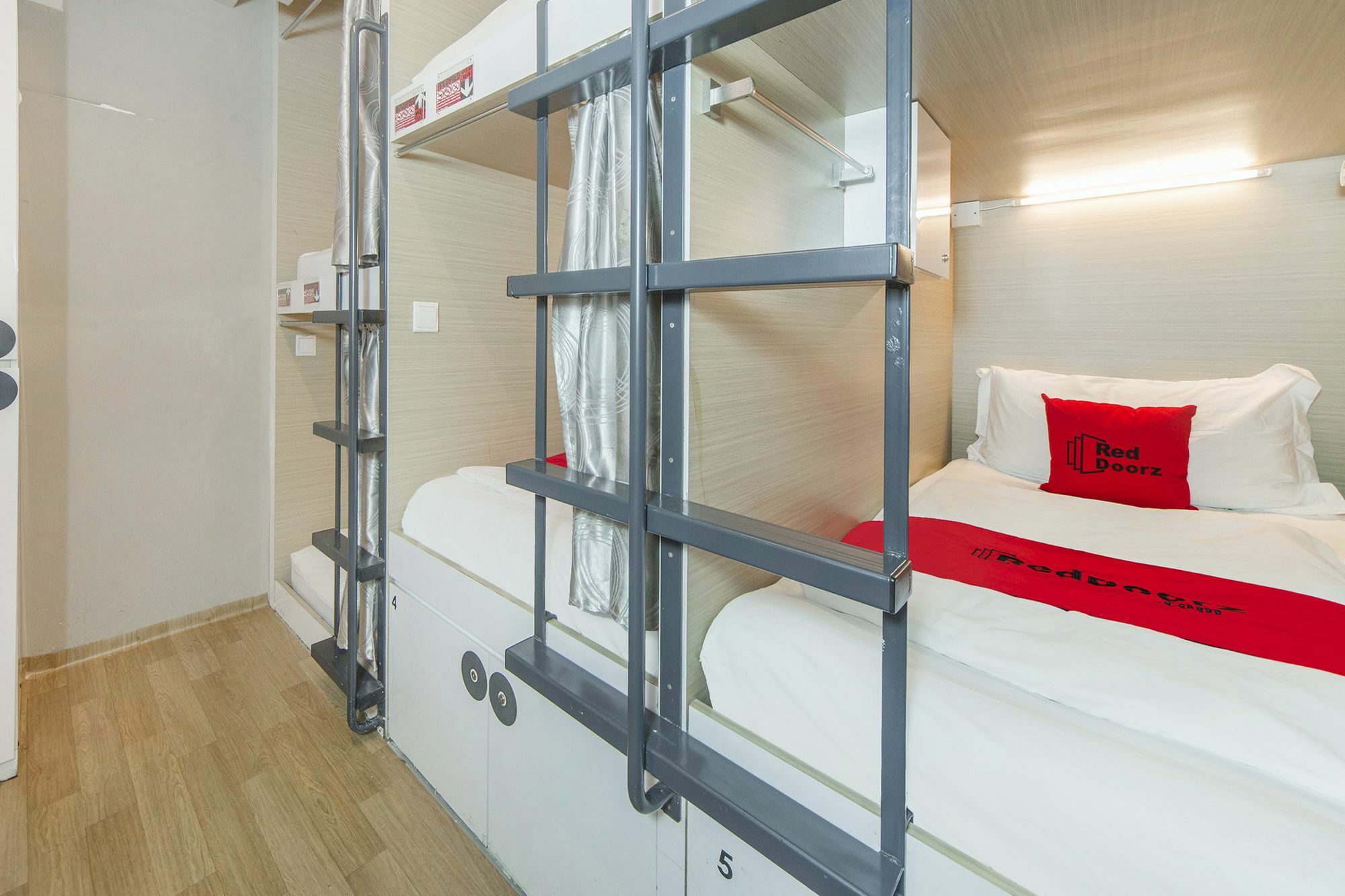Reddoorz Hostel @ Jalan Besar Сінгапур Екстер'єр фото